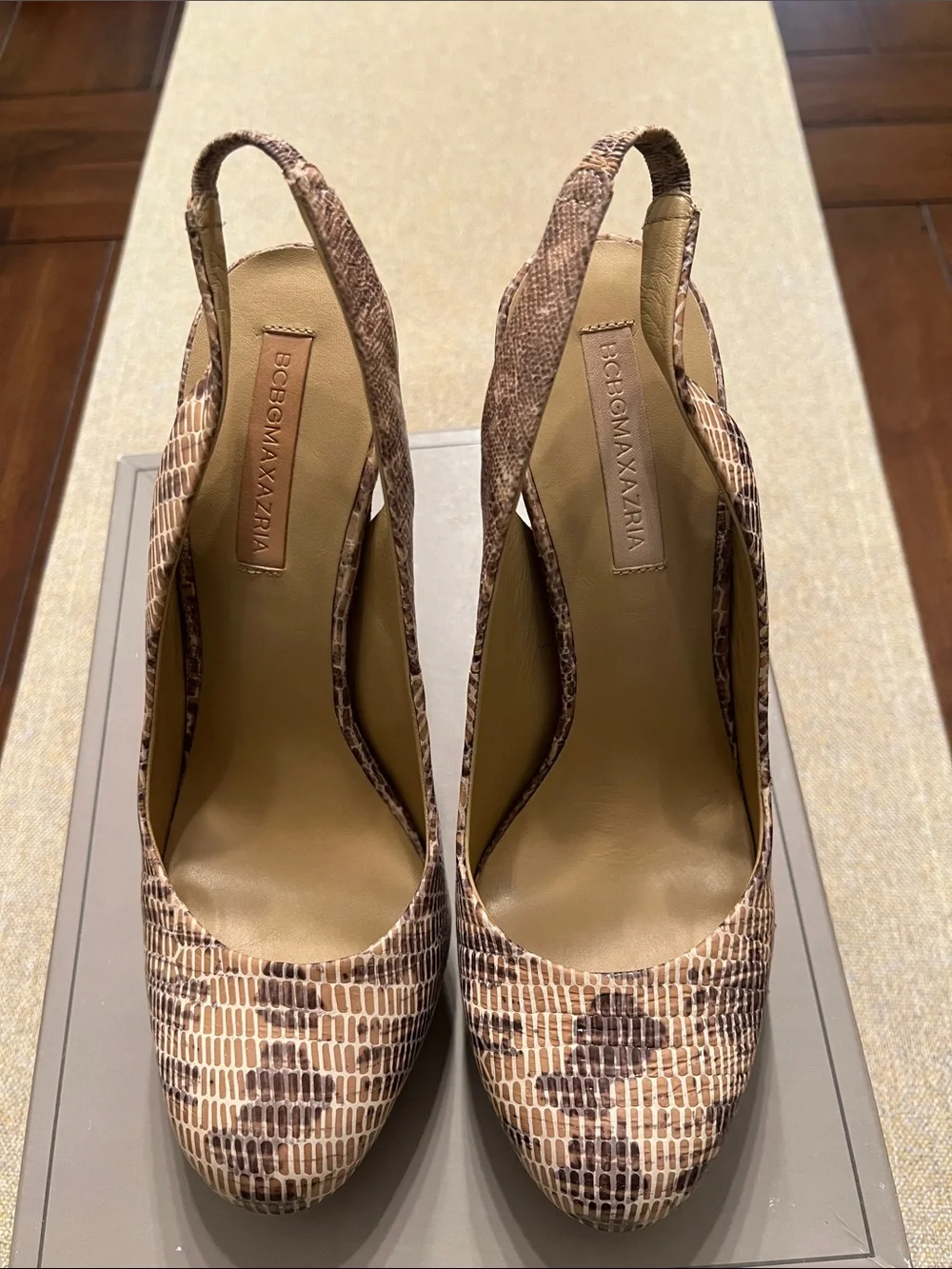 ❤️BCBGMAXAZRIA Folley  Platform Heels